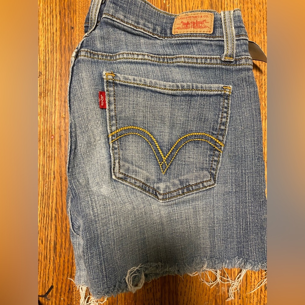 Junior’s Levi’s Jean Shorts- Size 11